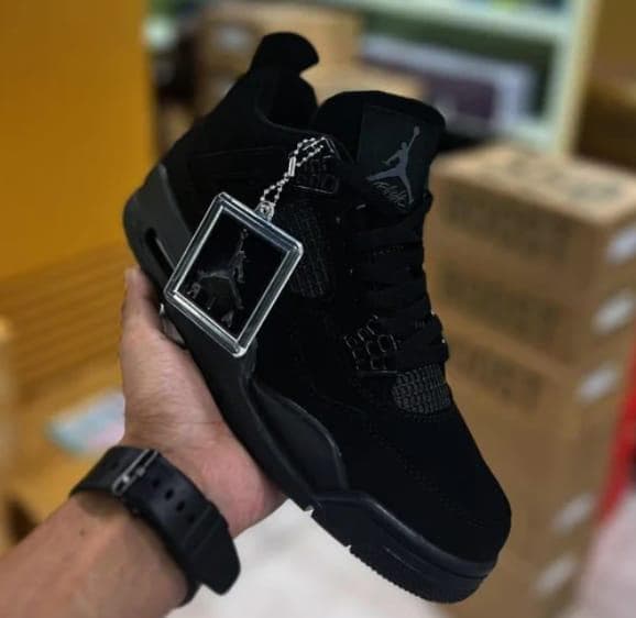 NIKE JORDAN