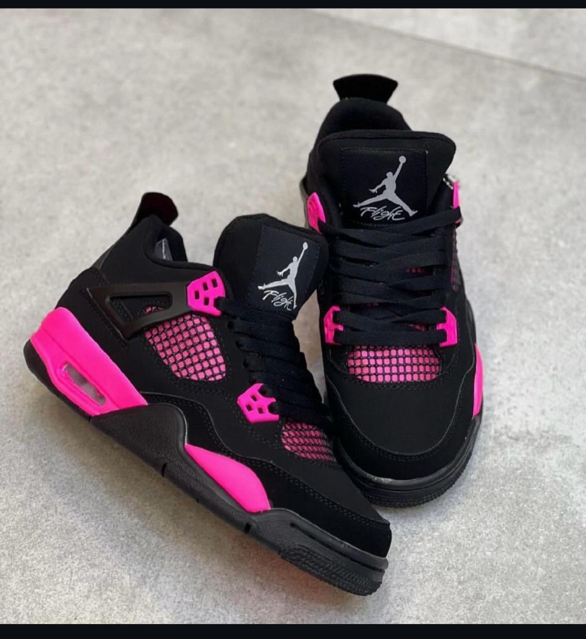 NIKE JORDAN