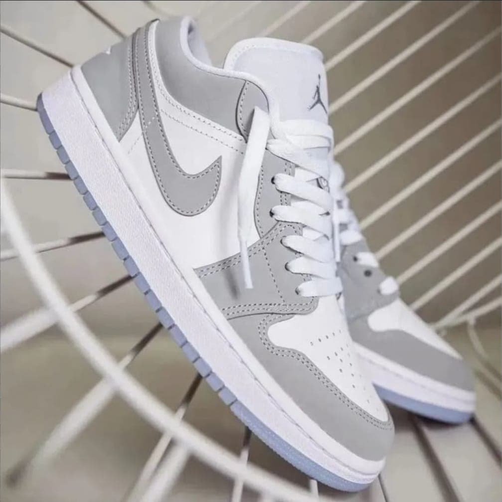 NIKE JORDAN LOWDUNK